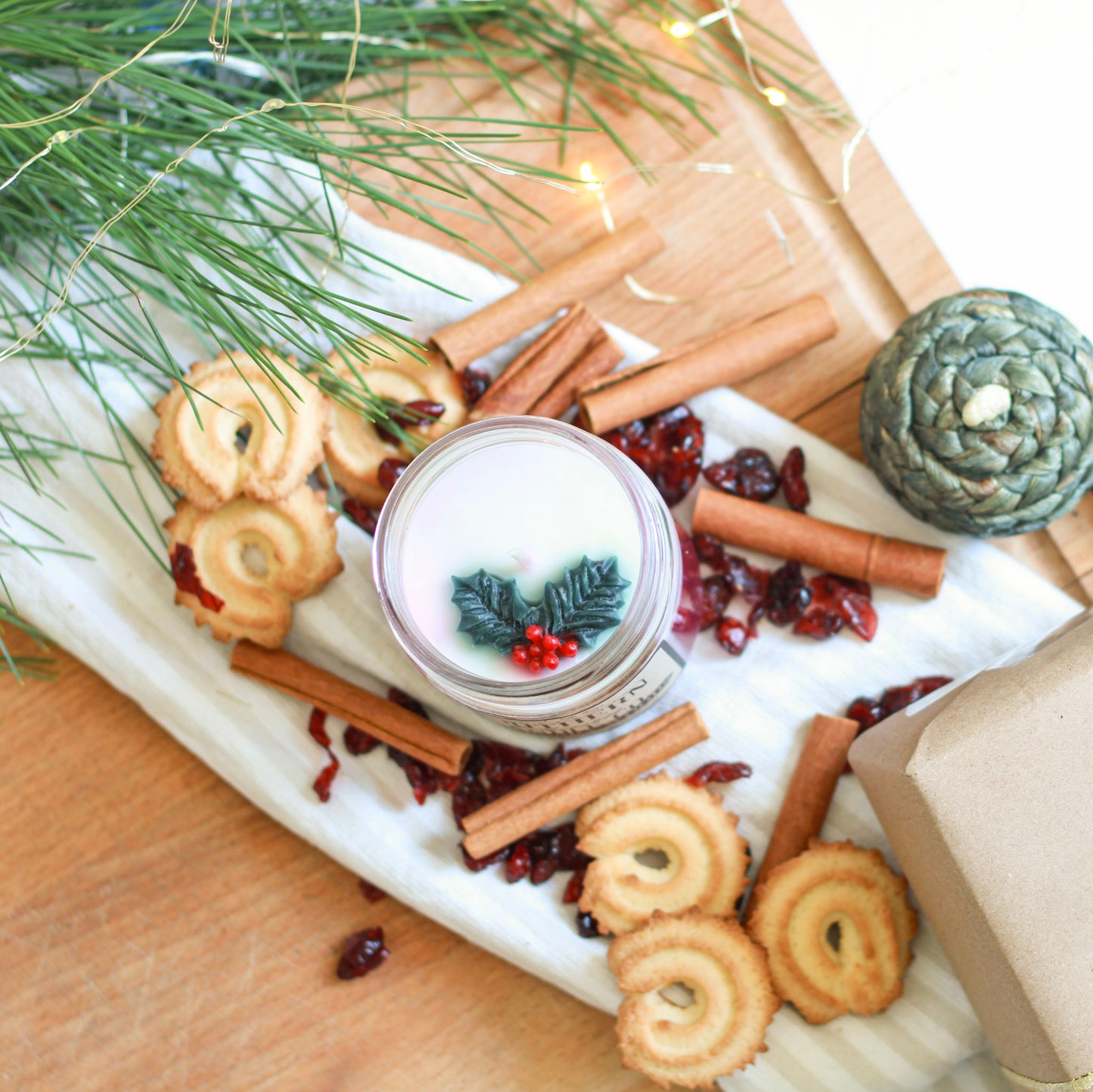 CRANBERRY WOODS SOY WAX HAND POURED CANDLE 12 OZ SEASONAL AUTUMN FRAGRANCE