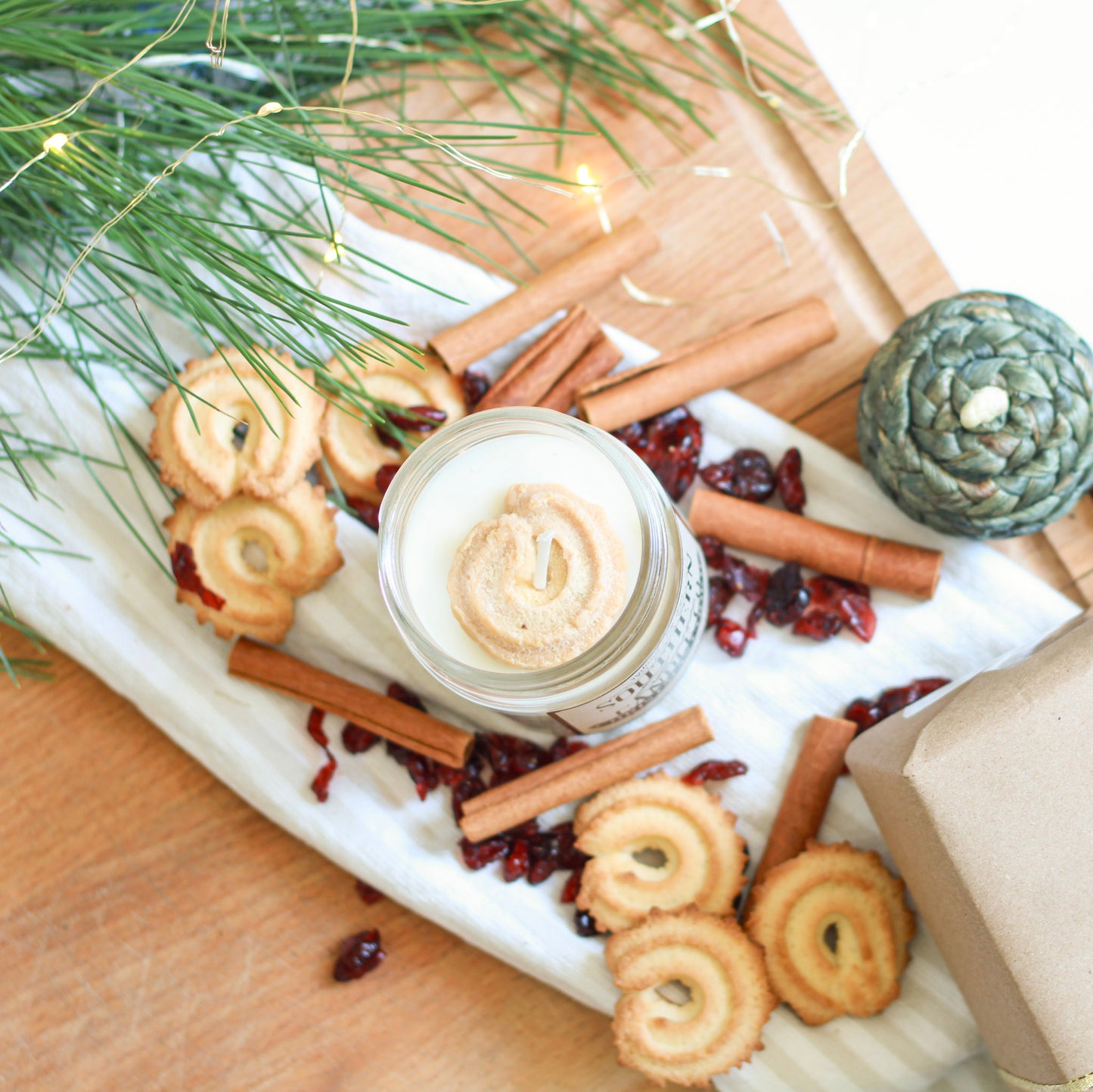CHRISTMAS COOKIE SOY WAX HAND POURED CANDLE 12 OZ WINTER FRAGRANCE
